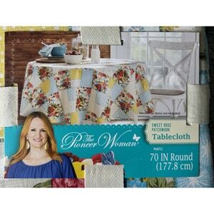 Pioneer Woman ~ Sweet Rose Patchwork ~70" Round~ Cloth/Fabric‎ Tablecloth